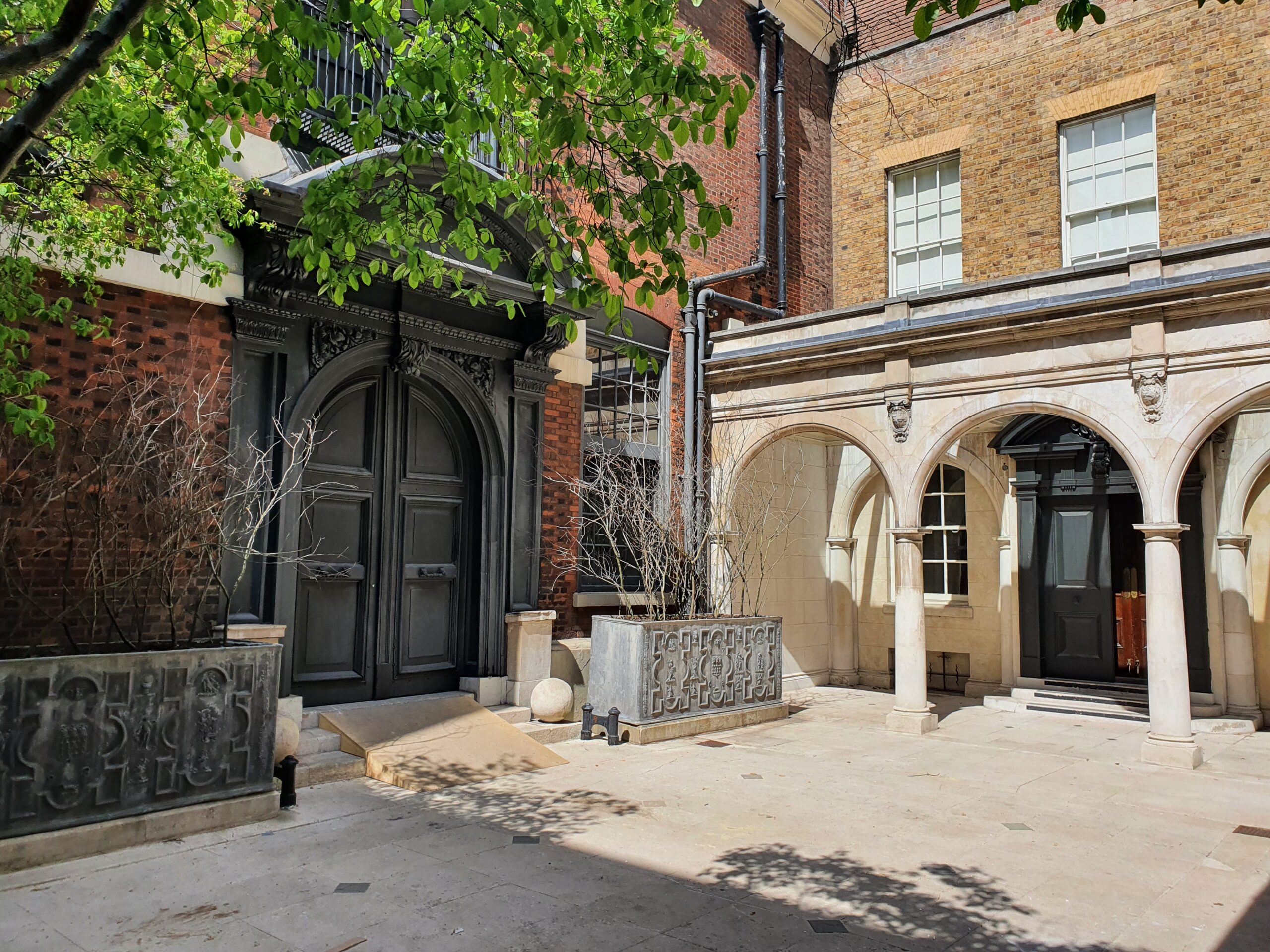 Skinners' Courtyard