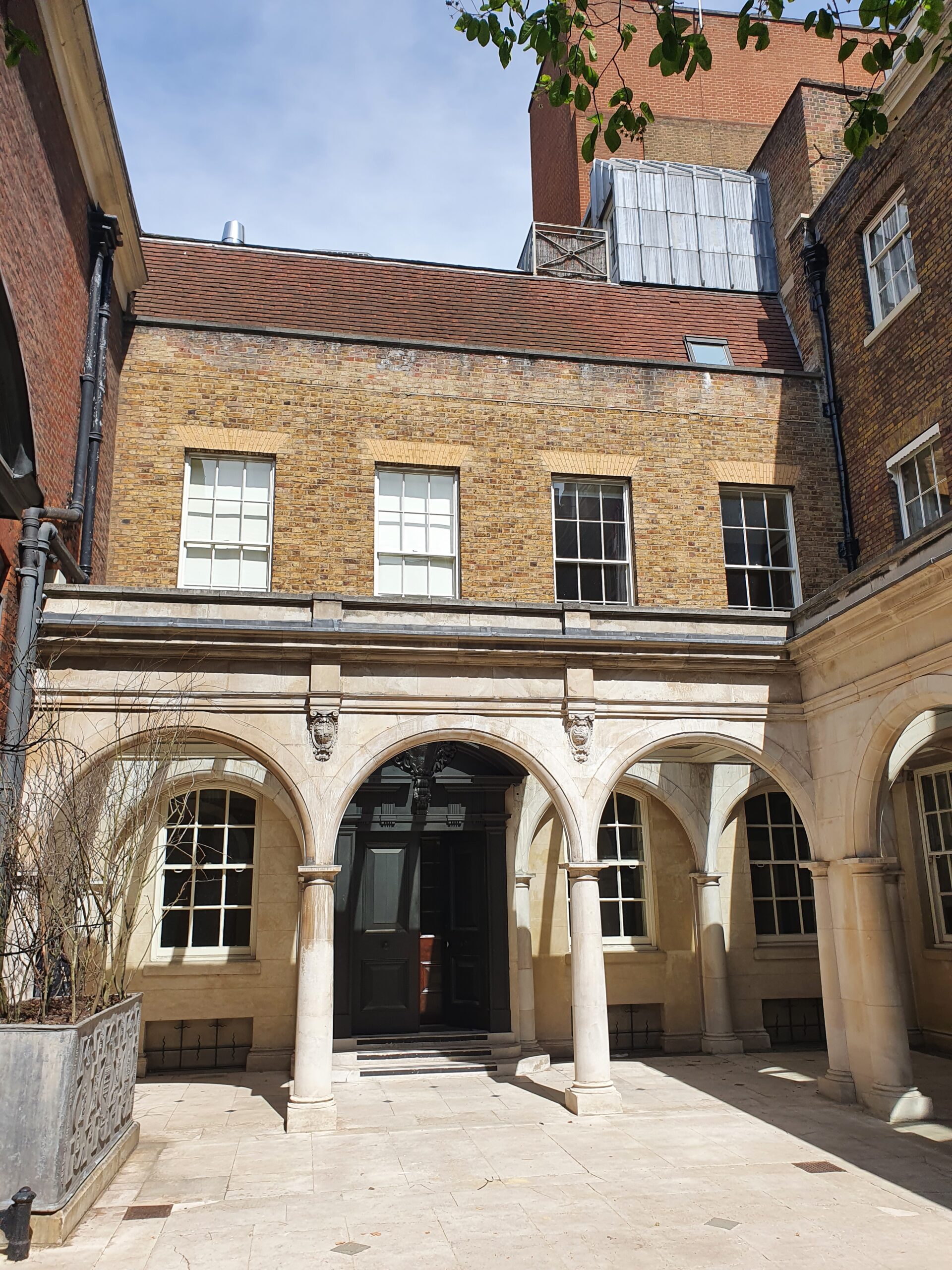 Skinners' Courtyard